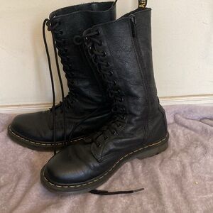 Dr. Martens soft leather 14-eye 1480